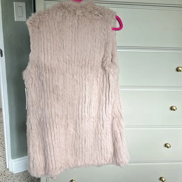 Rabbit Fur Vest - Picture 5 of 9